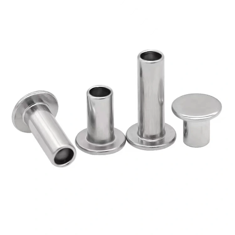 Semi-buisvormige klinknagels